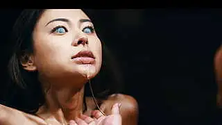 性感仪式演变成火辣女同性爱，亚洲辣妹失去理智
